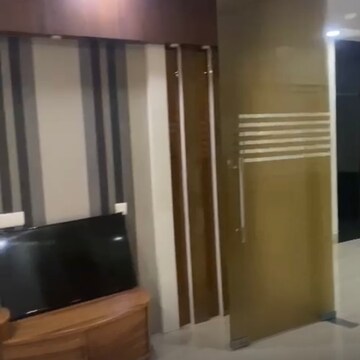 Room in 4 BHK Independent House at Super MIG, Sector 92 – for Rent