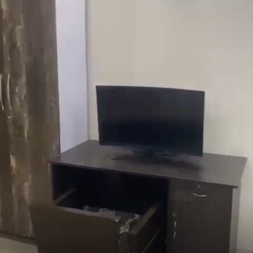 Furnished Amenities in 4 BHK Independent House at Super MIG, Sector 92 – for Rent