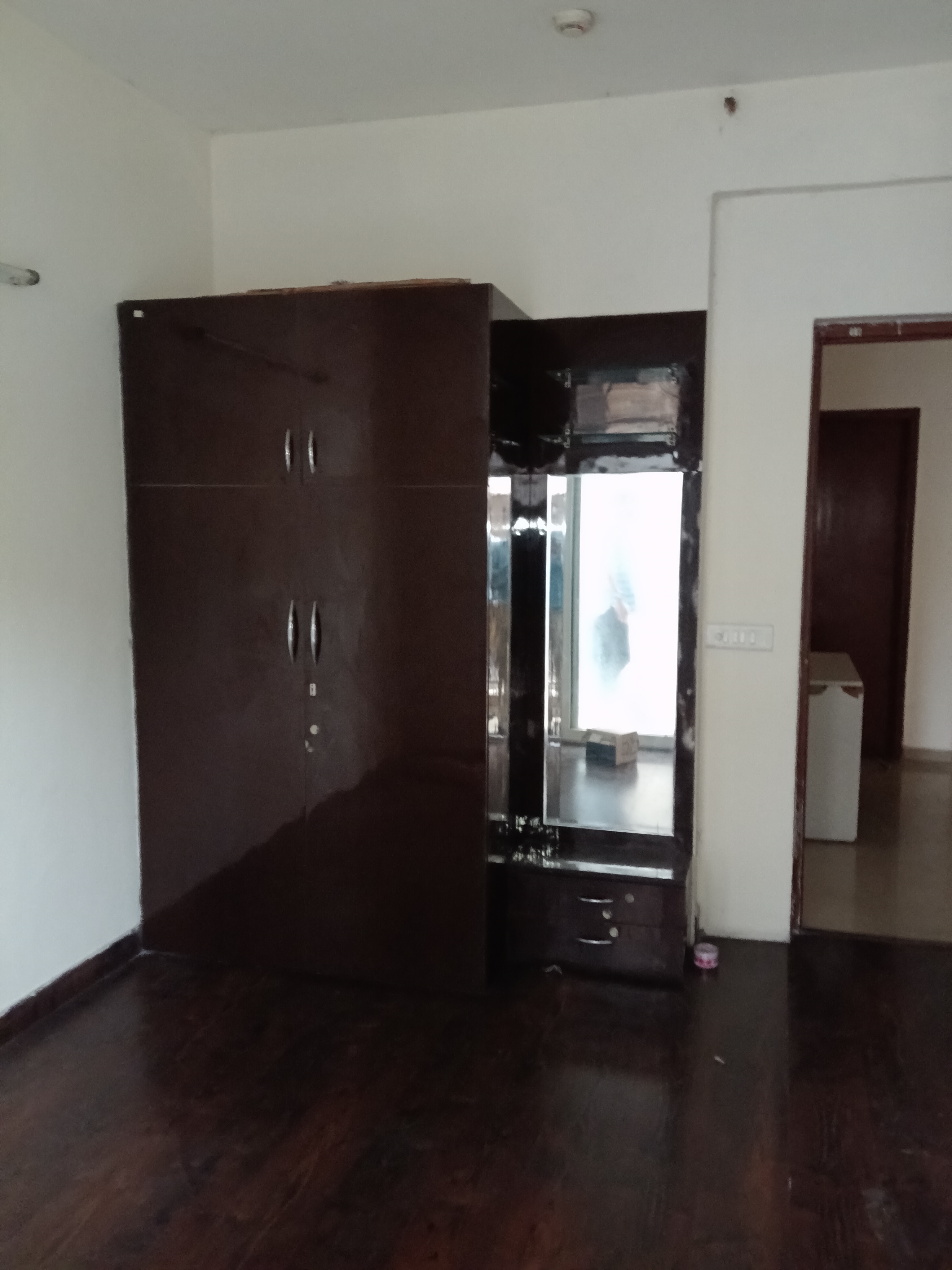 2.5 BHK + Study Room Apartment For Rent in Mahagun Mywoods