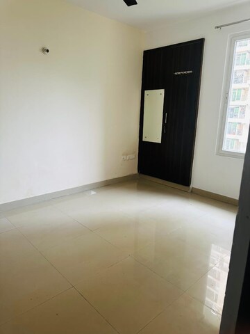 Room in 3 BHK Apartment at Nirala Aspire, Sector 16 Greater Noida – for Rent