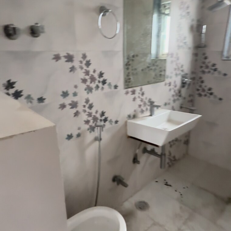Bathroom, sector 4 dwarka 3.5 Bedroom 1550 Sq.Ft. Apartment In Sector 4 Dwarka Delhi 8912930
