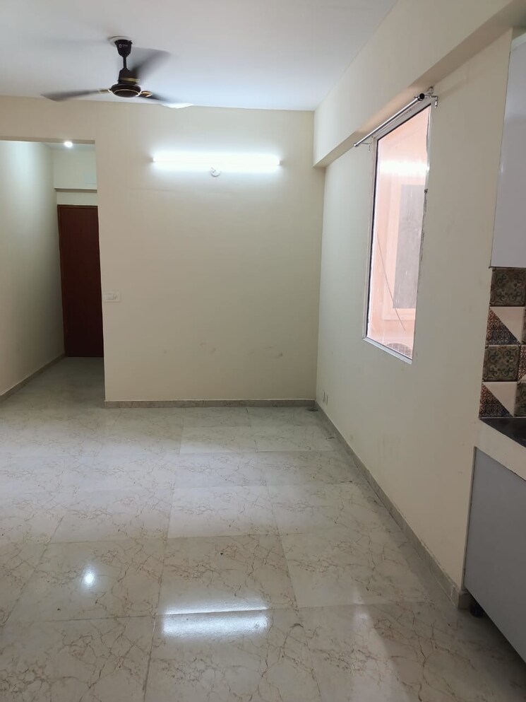 Room, mrg-the-balcony 2 Bedroom 725 Sq.Ft. Apartment In Sector 93 Gurgaon 8912939