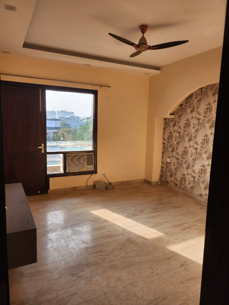 Room, ansal-plaza-sector-23 3 Bedroom 1600 Sq.Ft. Builder Floor In Sector 23 Gurgaon 8912971