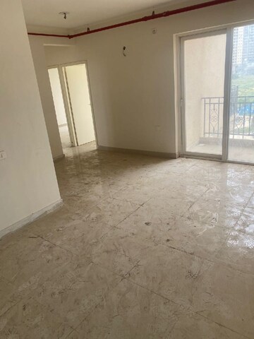 Room in 2.5 BHK Apartment at Signature Global Golf Greens, Sector 79 – for Rent
