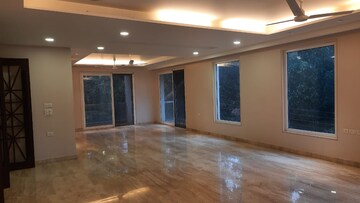 Room in 4 BHK Apartment at West End Colony – for Rent