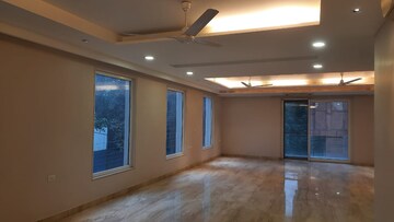 Room in 4 BHK Apartment at West End Colony – for Rent