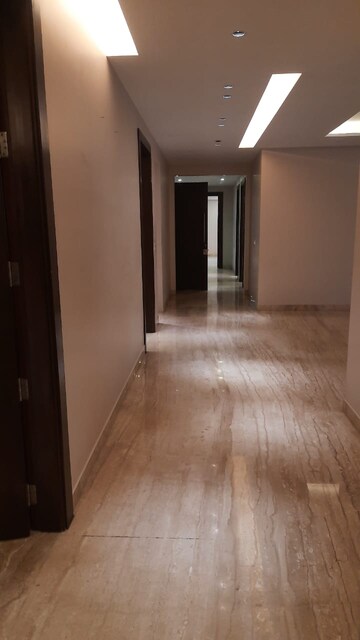 Room in 4 BHK Apartment at West End Colony – for Rent