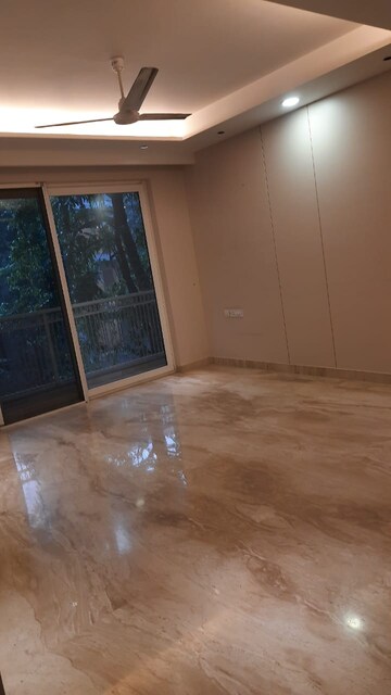 Room in 4 BHK Apartment at West End Colony – for Rent