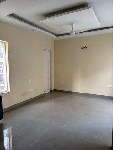 Room in 3 BHK Independent House at Skyline Park, Vip Road – for Rent