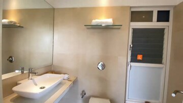 Bathroom in 3 BHK Apartment at Lodha Vista, Lower Parel – for Sale