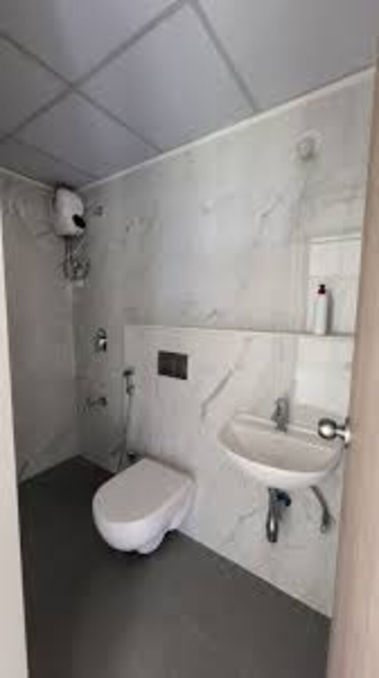 Bathroom, lodha-vista 3 Bedroom 1352 Sq.Ft. Apartment In Lower Parel Mumbai 8913012