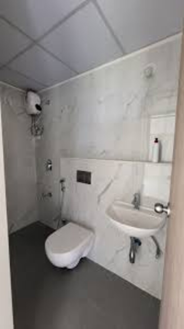 Bathroom, lodha-vista 3 Bedroom 1352 Sq.Ft. Apartment In Lower Parel Mumbai 8913012