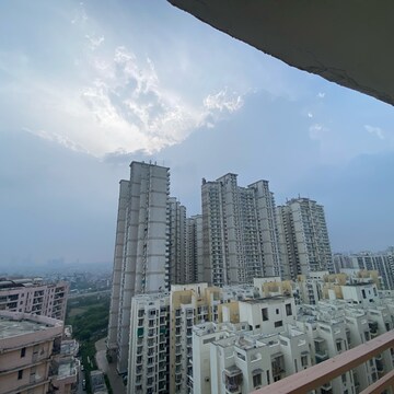 2.5 BHK Apartment – Exterior View View at Mahagun Moderne, Sector 78 - for Rent