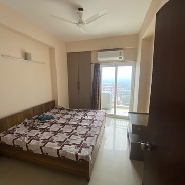 2.5 BHK Apartment For Rent in Mahagun Moderne, Sector 78