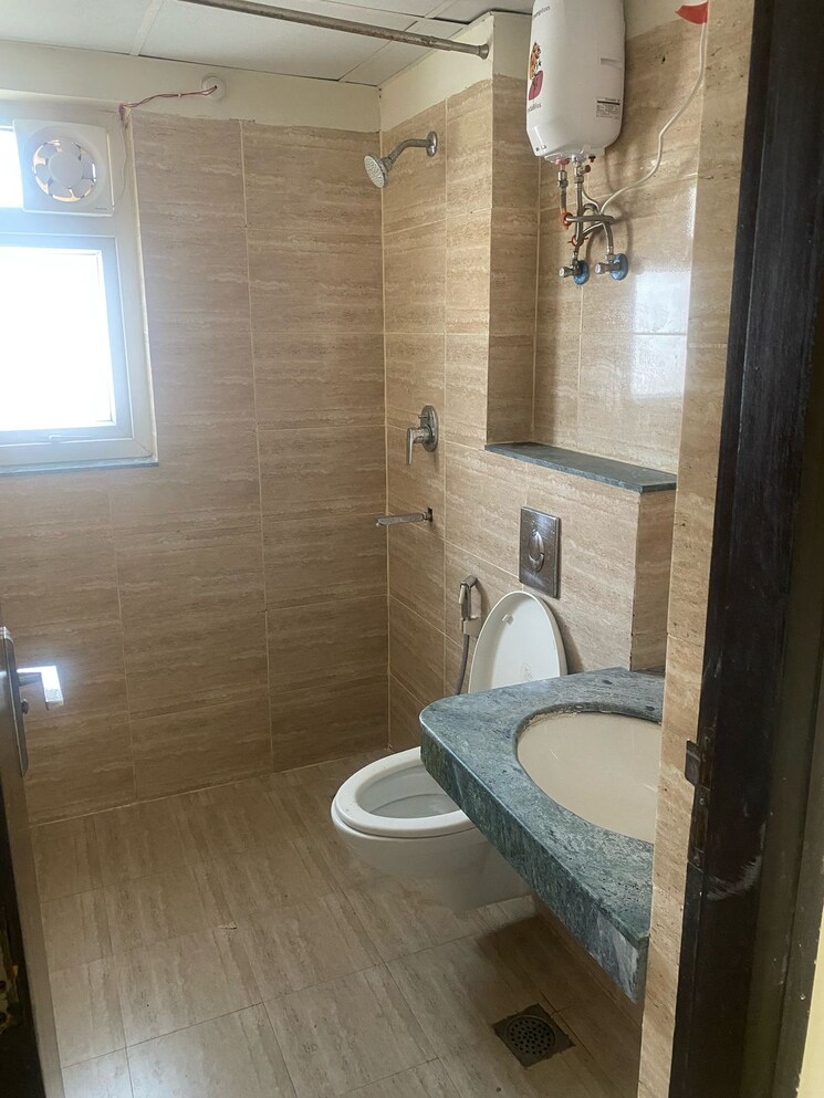 Bathroom, omaxe-heights 3 Bedroom 954 Sq.Ft. Apartment In Sector 86 Faridabad 8913065
