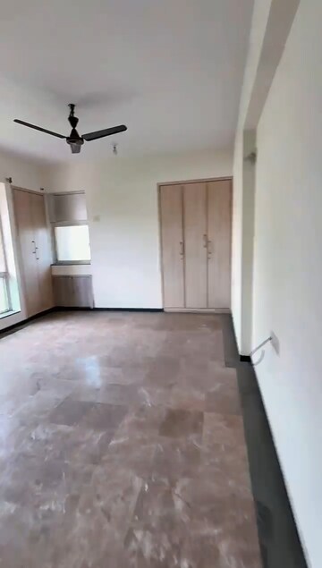 Room in 3 BHK Apartment at Hiranandani Meadows, Manpada – for Sale