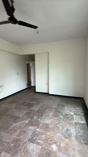 Room in 3 BHK Apartment at Hiranandani Meadows, Manpada – for Sale
