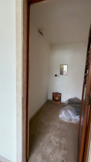 Bathroom in 3 BHK Apartment at Hiranandani Meadows, Manpada – for Sale