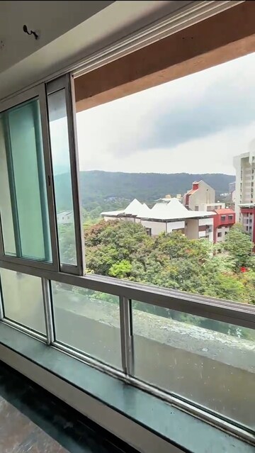Balcony in 3 BHK Apartment at Hiranandani Meadows, Manpada – for Sale