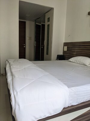 2 BHK Apartment For Sale in Bhoomi Ekta Garden Phase 3, Borivali East