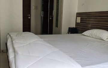 2 BHK Apartment For Sale in Bhoomi Ekta Garden Phase 3, Borivali East
