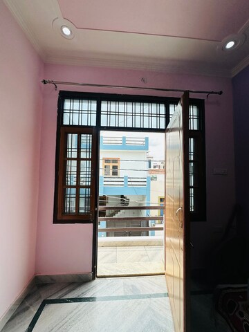 Room in 2 BHK Independent House at Jankipuram – for Rent