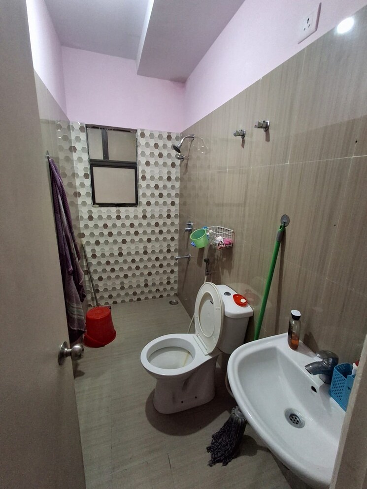 Bathroom, dtc-southern-heights 2 Bedroom 940 Sq.Ft. Apartment In Joka Kolkata 8913169