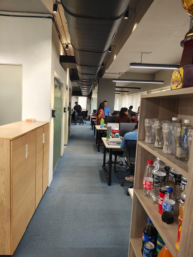  Parking, crescent-solitaire Commercial Office Space 6000 Sq.Ft. In Sakinaka Mumbai 8913222