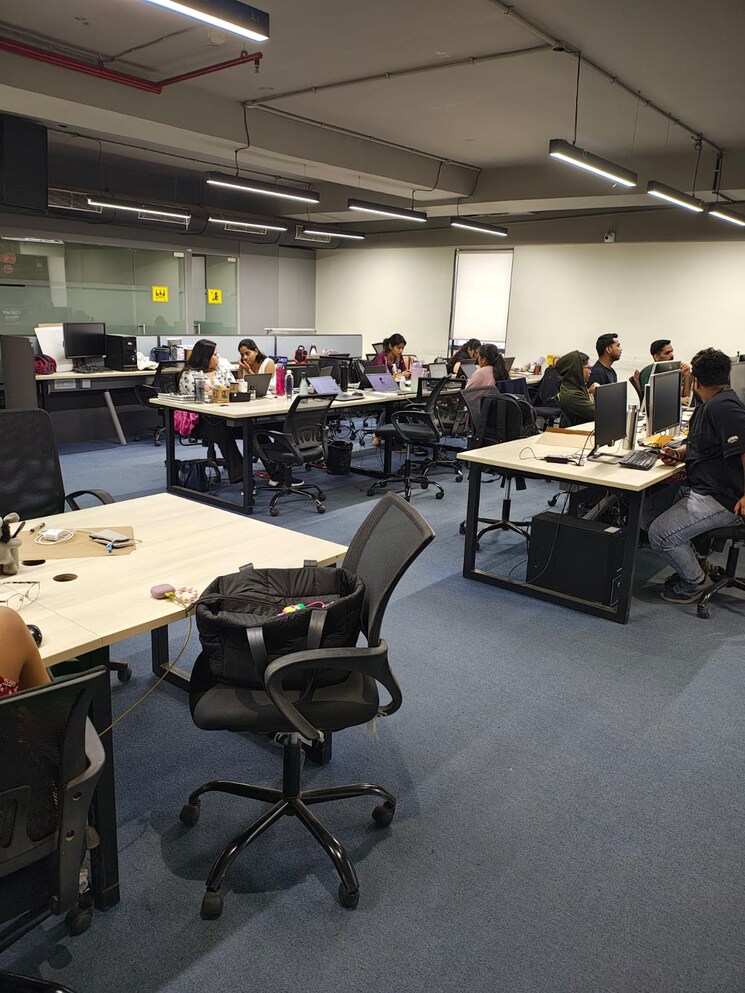 Team Area, crescent-solitaire Commercial Office Space 6000 Sq.Ft. In Sakinaka Mumbai 8913222