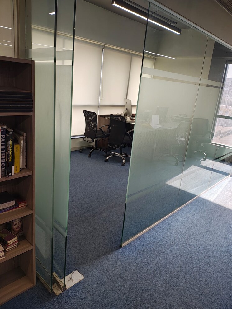Team Area, crescent-solitaire Commercial Office Space 6000 Sq.Ft. In Sakinaka Mumbai 8913222