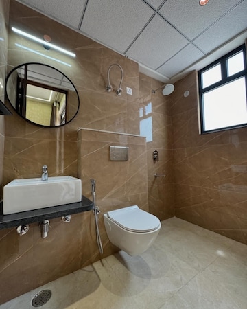 Bathroom in 2 BHK Builder Floor at DLF The Icon, Dlf Phase V – for Rent