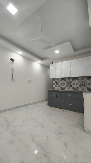 Room in 2 BHK Builder Floor at Govindpuri – for Rent
