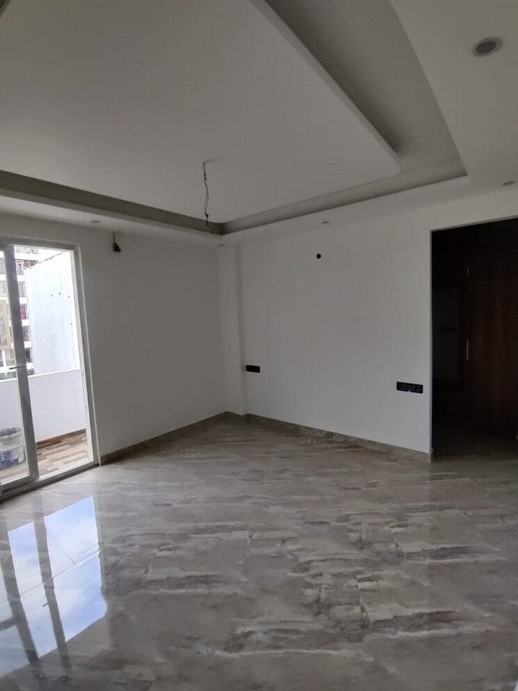 Room, gms road 3 Bedroom 2200 Sq.Ft. Builder Floor In Gms Road Dehradun 8913269