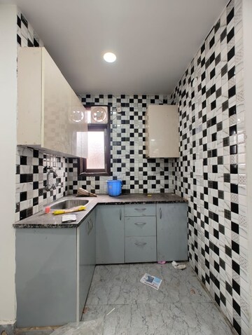 Master Bedroom in 2 BHK Builder Floor at Govindpuri – for Rent