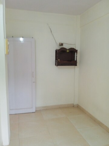 Bedroom in 1 BHK Apartment at Andheri West – for Rent