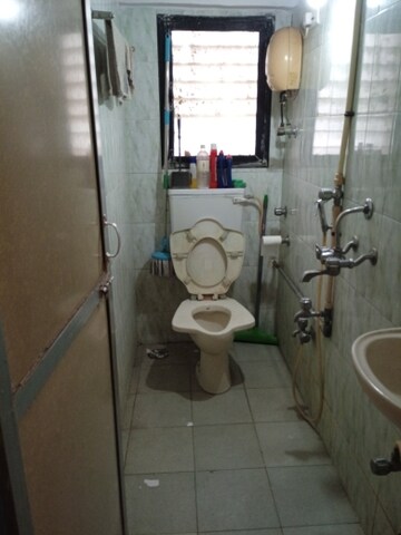 Bathroom in 1 BHK Apartment at Andheri West – for Rent