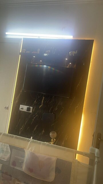 Furnished Amenities in 2 BHK Apartment at Gaur City 7th Avenue, Sector 4 Greater Noida – for Rent