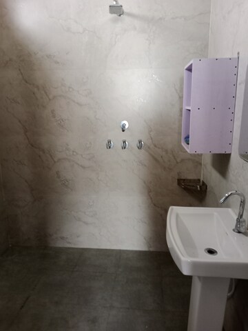 Bathroom in 2 BHK Builder Floor at Sector 18 – for Rent