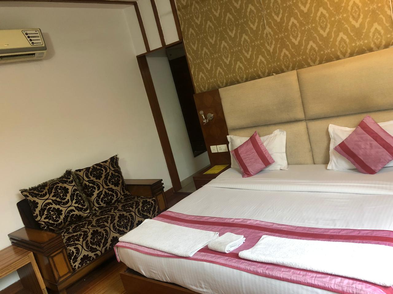 6+ BHK Independent House For Rent in Guest House