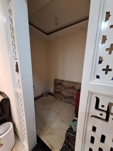 Building Lobby in 3 BHK Builder Floor at Vipul World Floors, Sector 48 – for Rent
