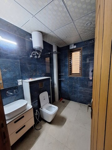 Master Bedroom in 3 BHK Builder Floor at Vipul World Floors, Sector 48 – for Rent