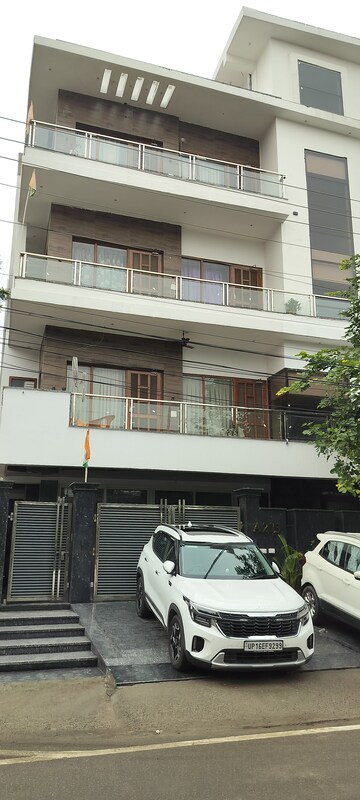 2 BHK Independent House – Exterior View View at RWA Apartments Sector 26, Sector 26 - for Rent
