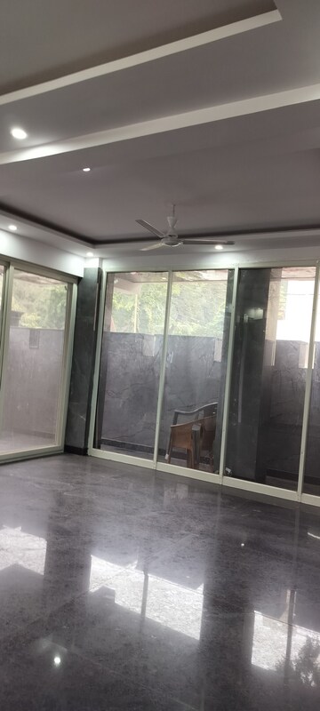 Building Lobby in 2 BHK Independent House at RWA Apartments Sector 26, Sector 26 – for Rent