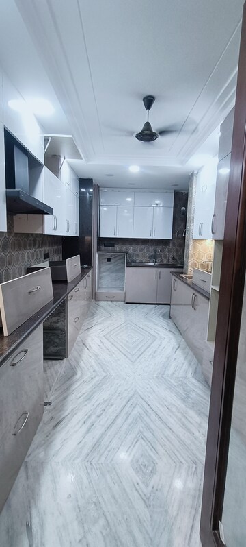 Kitchen in 3 BHK Builder Floor at Sector 56 – for Rent