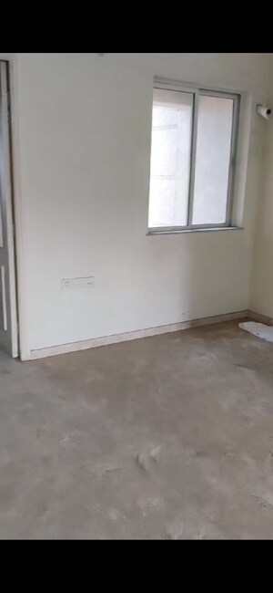 Room in 3 BHK Apartment at Hiranandani Gardens, Powai – for Sale