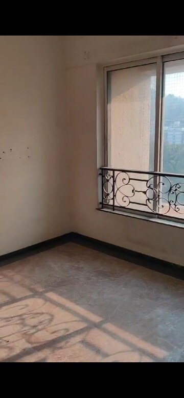 Room in 3 BHK Apartment at Hiranandani Gardens, Powai – for Sale