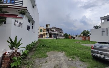 Plot For Sale in Gms Road