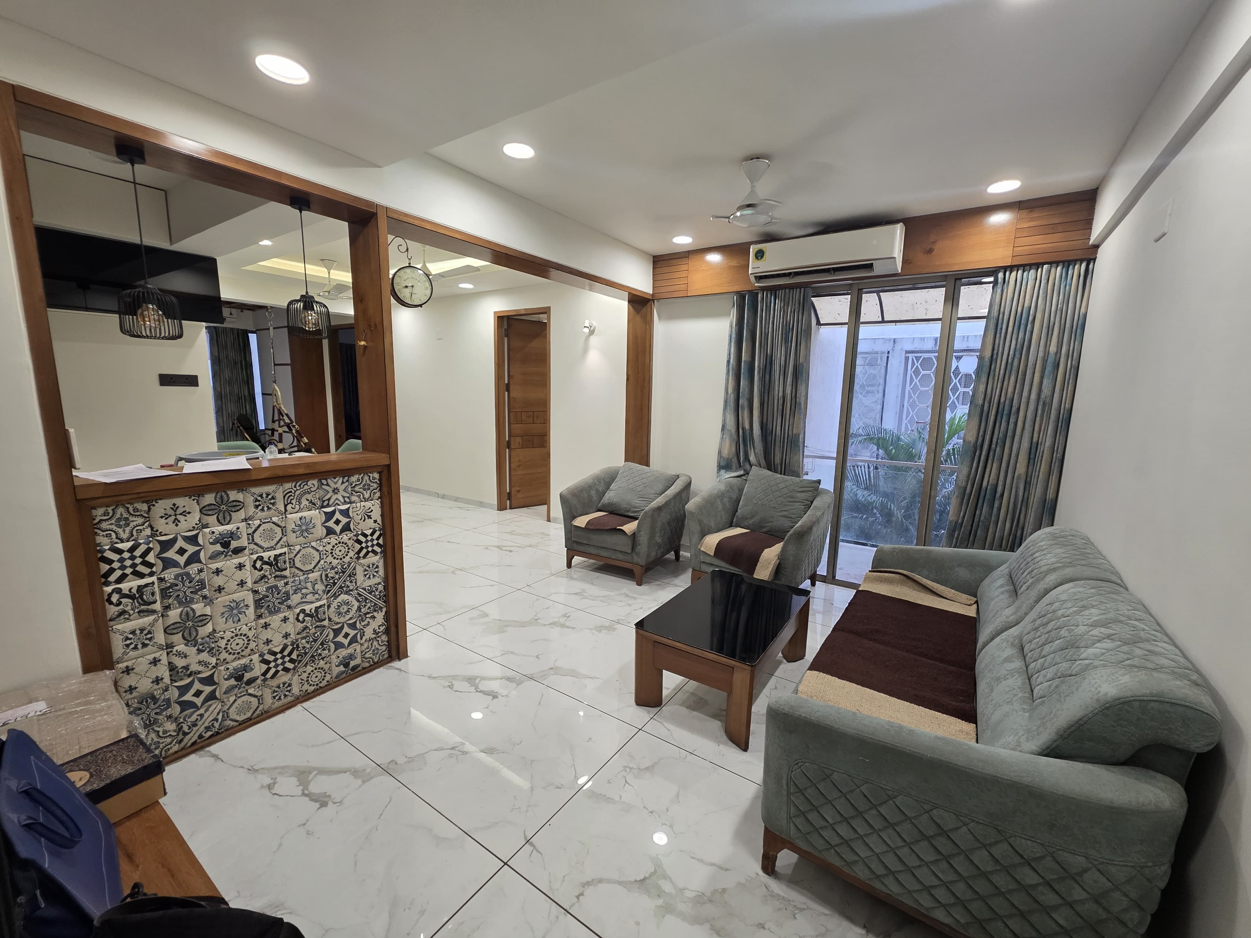 3 BHK + Pooja Room,Servant Room Apartment For Rent in Sindhu Bhavan Road