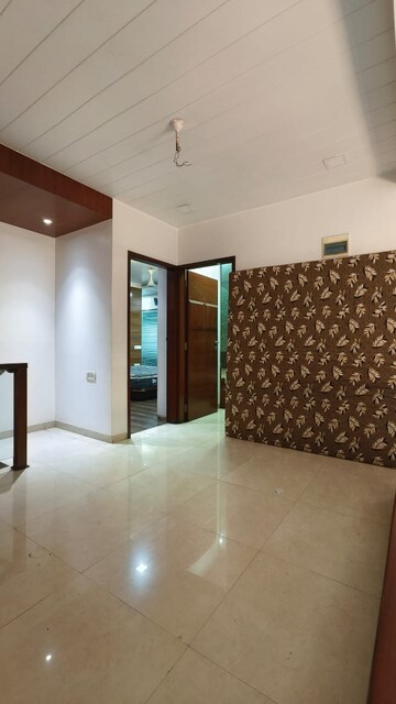 Room in 3 BHK Apartment at Govind Dham Chs, Kalwa – for Rent