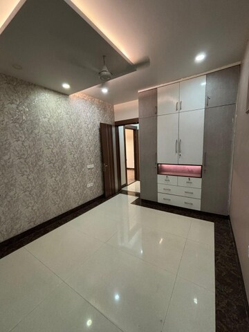 Room in 3 BHK Builder Floor at Kohli One Malibu Town, Sector 47 – for Rent